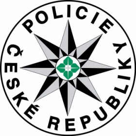 Přes bariéry s policií